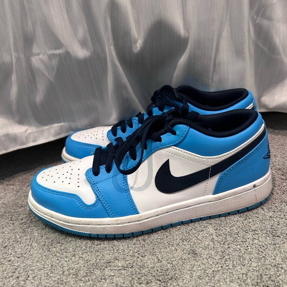 Air Jordan 1 Low ‘UNC’ - Picture 5 of 6